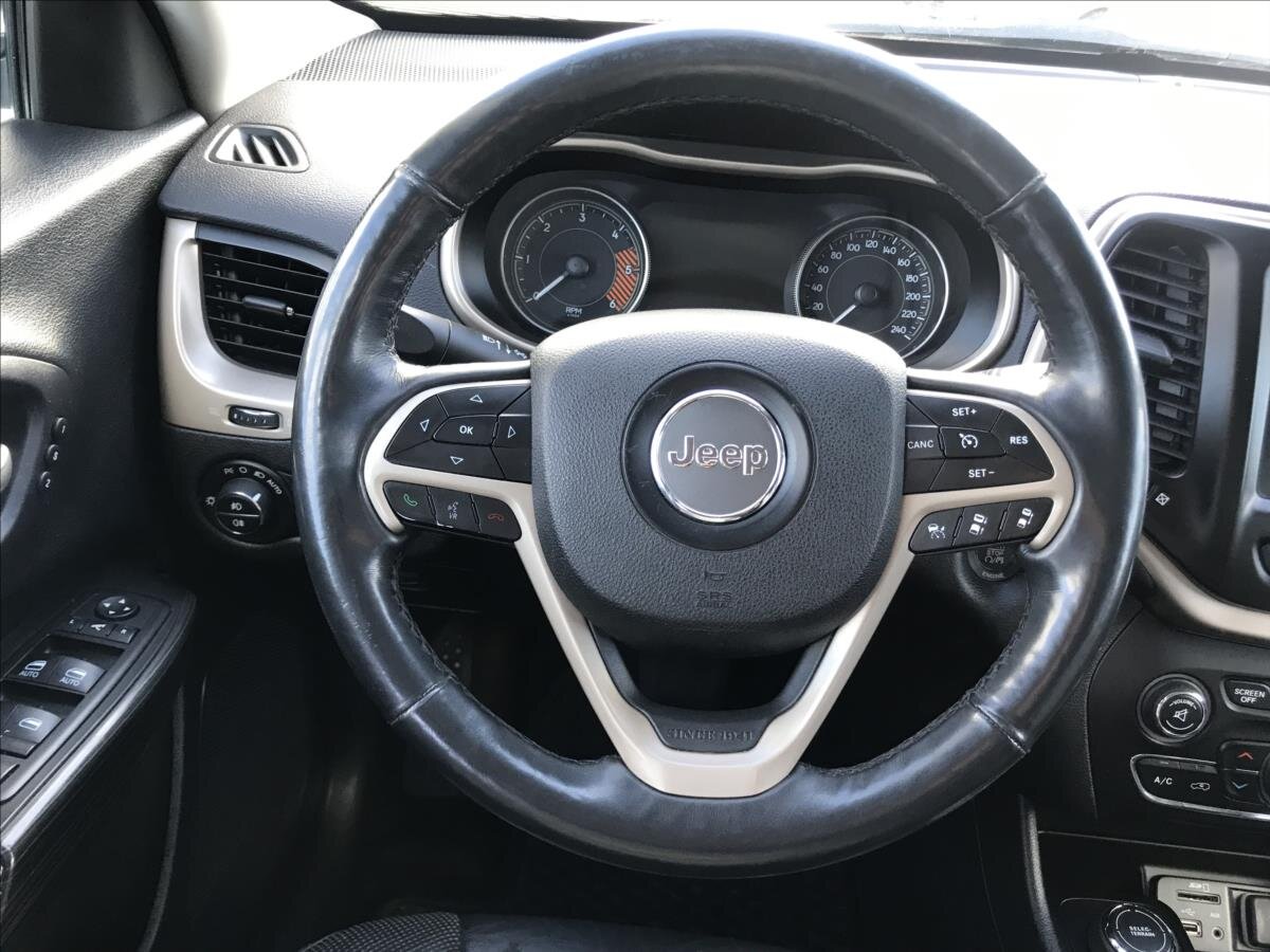 Jeep Cherokee Kombi 2,0 l 125 kw