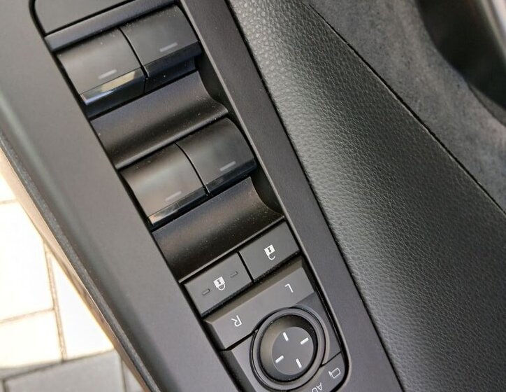 Toyota C-HR SUV / Terénní 2,0 l 112 kw