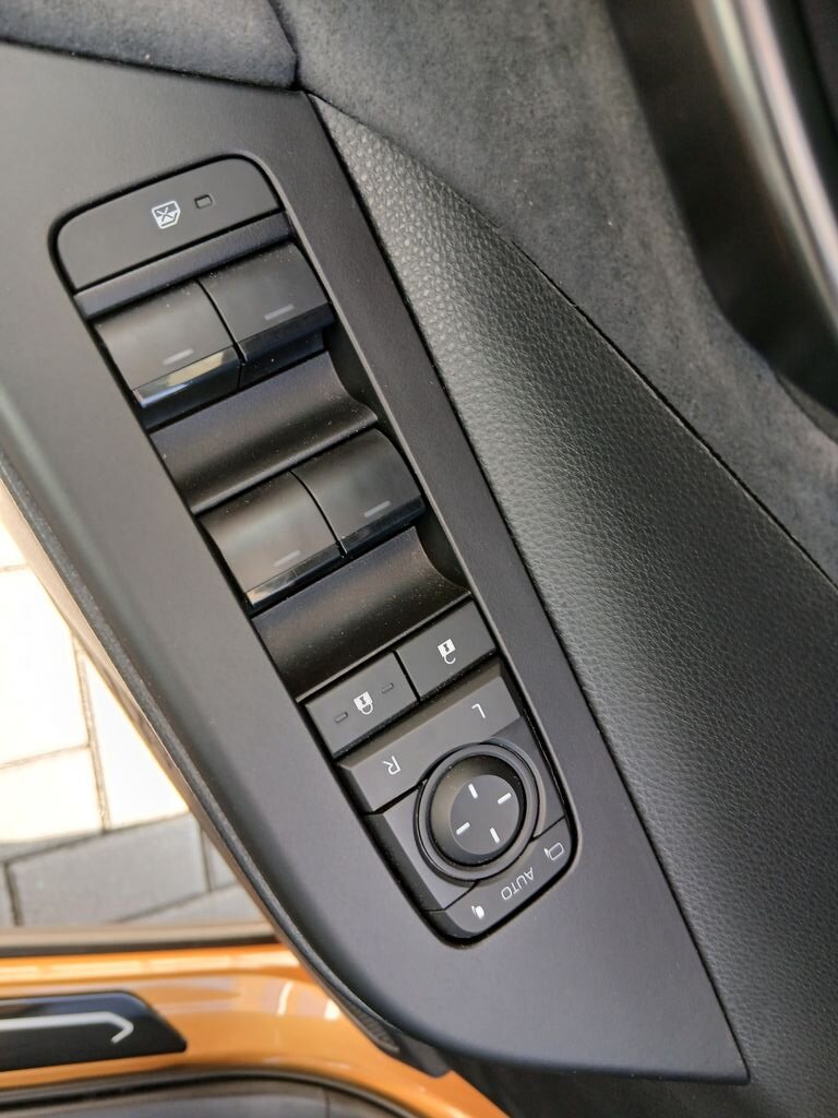 Toyota C-HR SUV / Terénní 2,0 l 112 kw