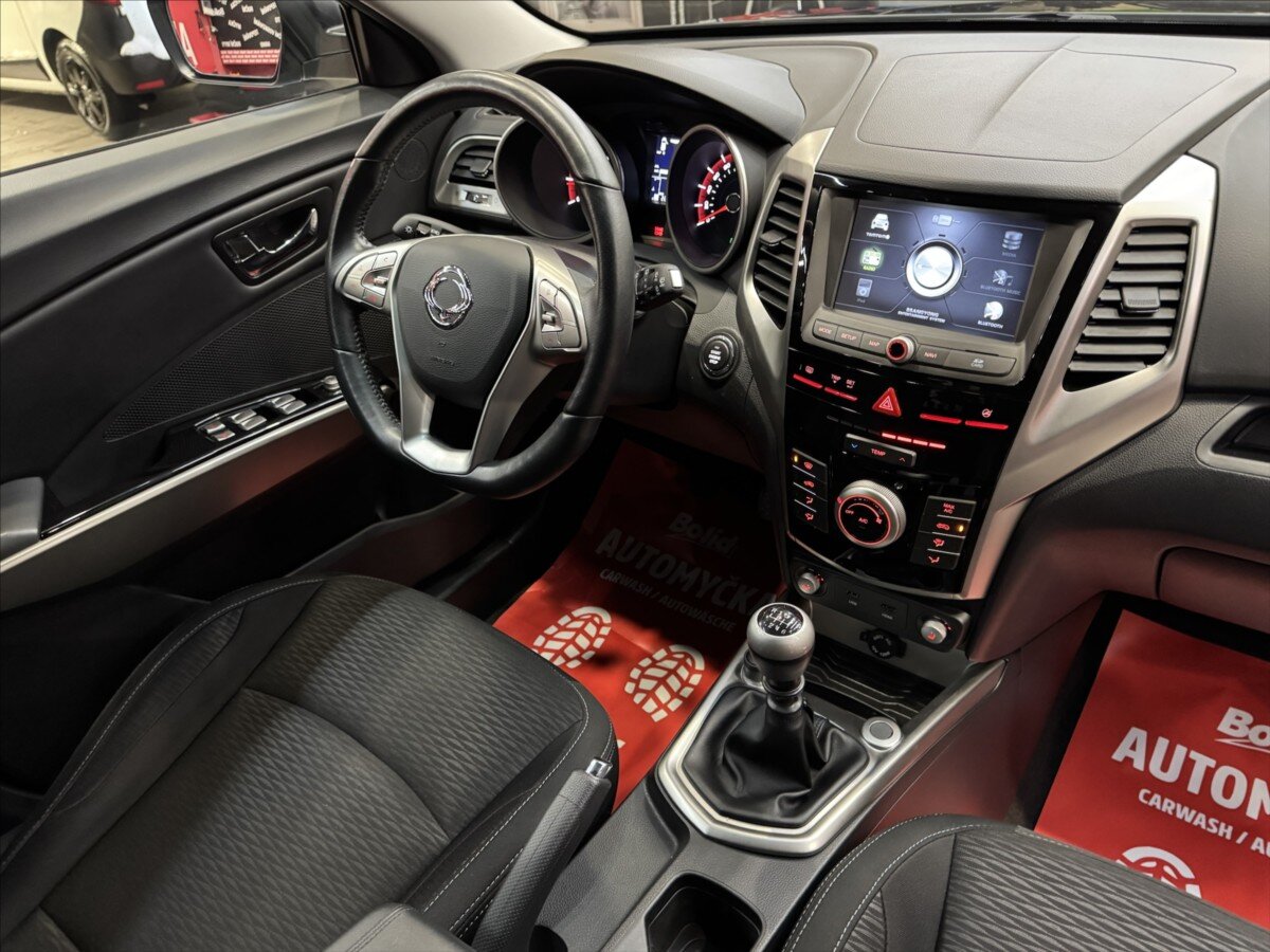 SsangYong Tivoli SUV 1,6 l 94 kw