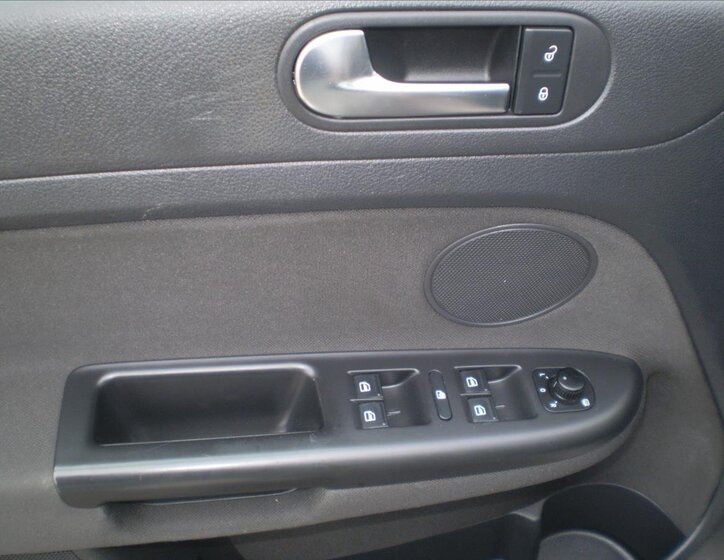 Volkswagen Golf Plus 8