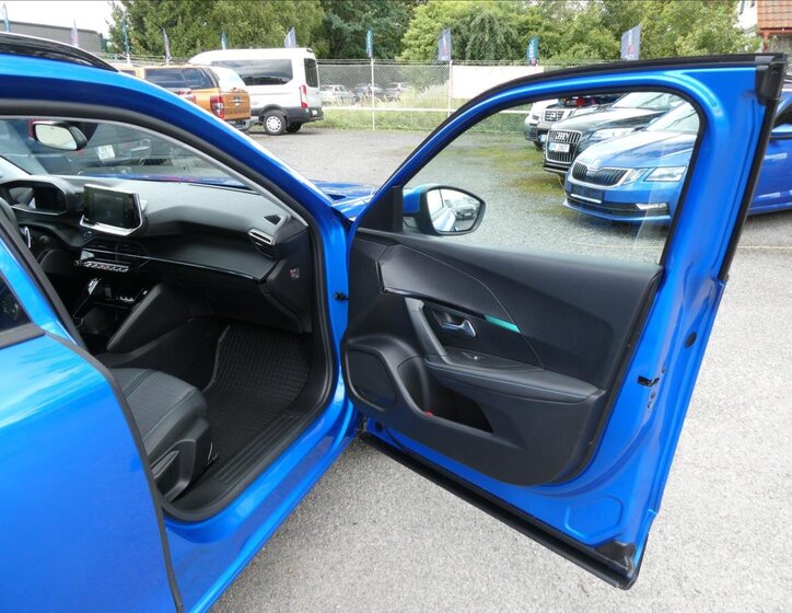 Peugeot 2008 SUV 1,2 l 96 kw