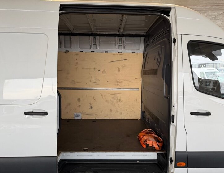 Mercedes-Benz Sprinter 13