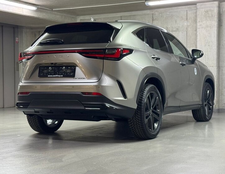 Lexus NX 350h SUV 2,5 l 190 kw