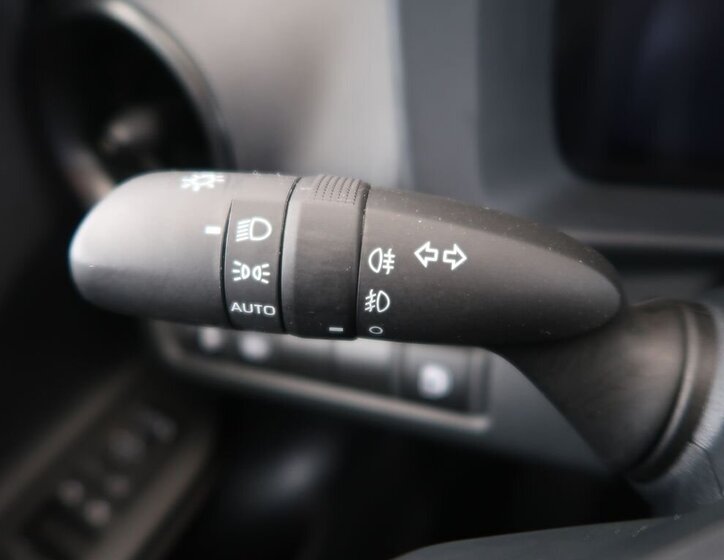 Toyota C-HR SUV 1,8 l 72 kw