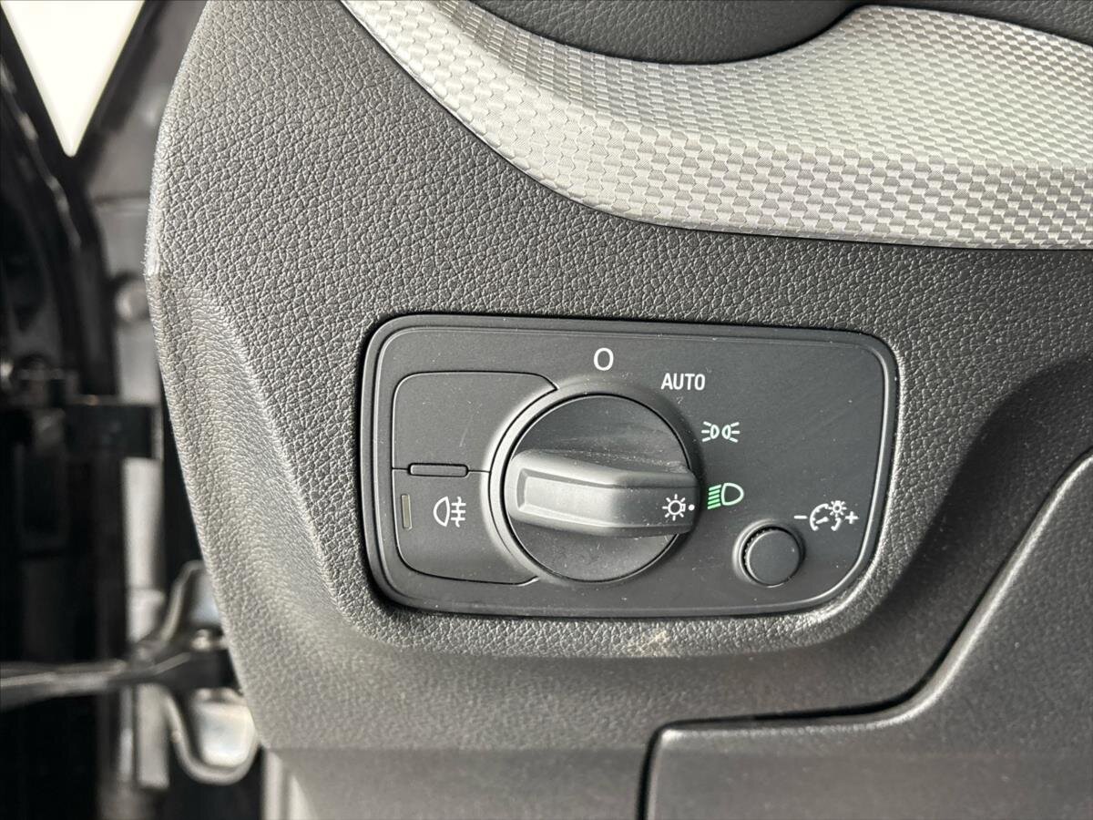 Audi Q2 SUV / Terénní 1,5 l 110 kw