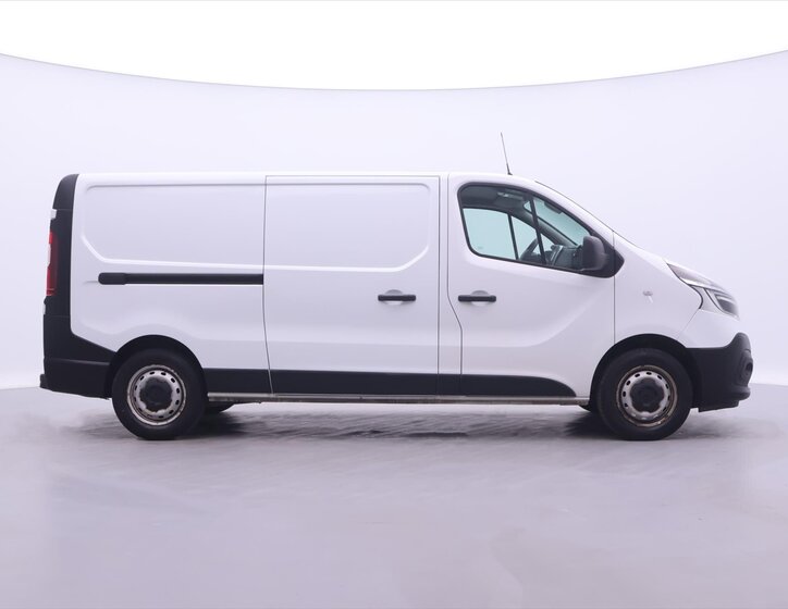 Renault Trafic 8