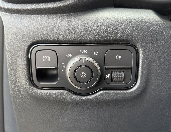 Mercedes-Benz Vito 13