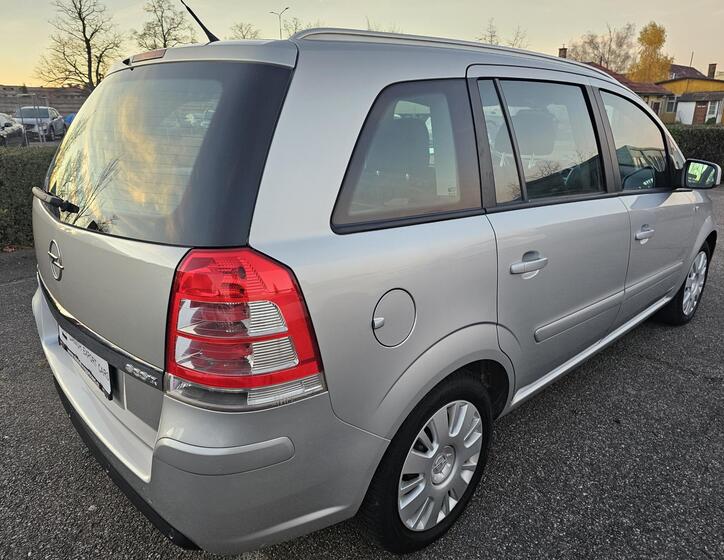 Opel Zafira 9