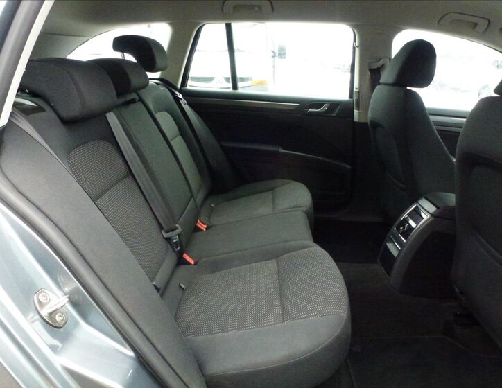 Škoda Superb Kombi 1,6 l 77 kw