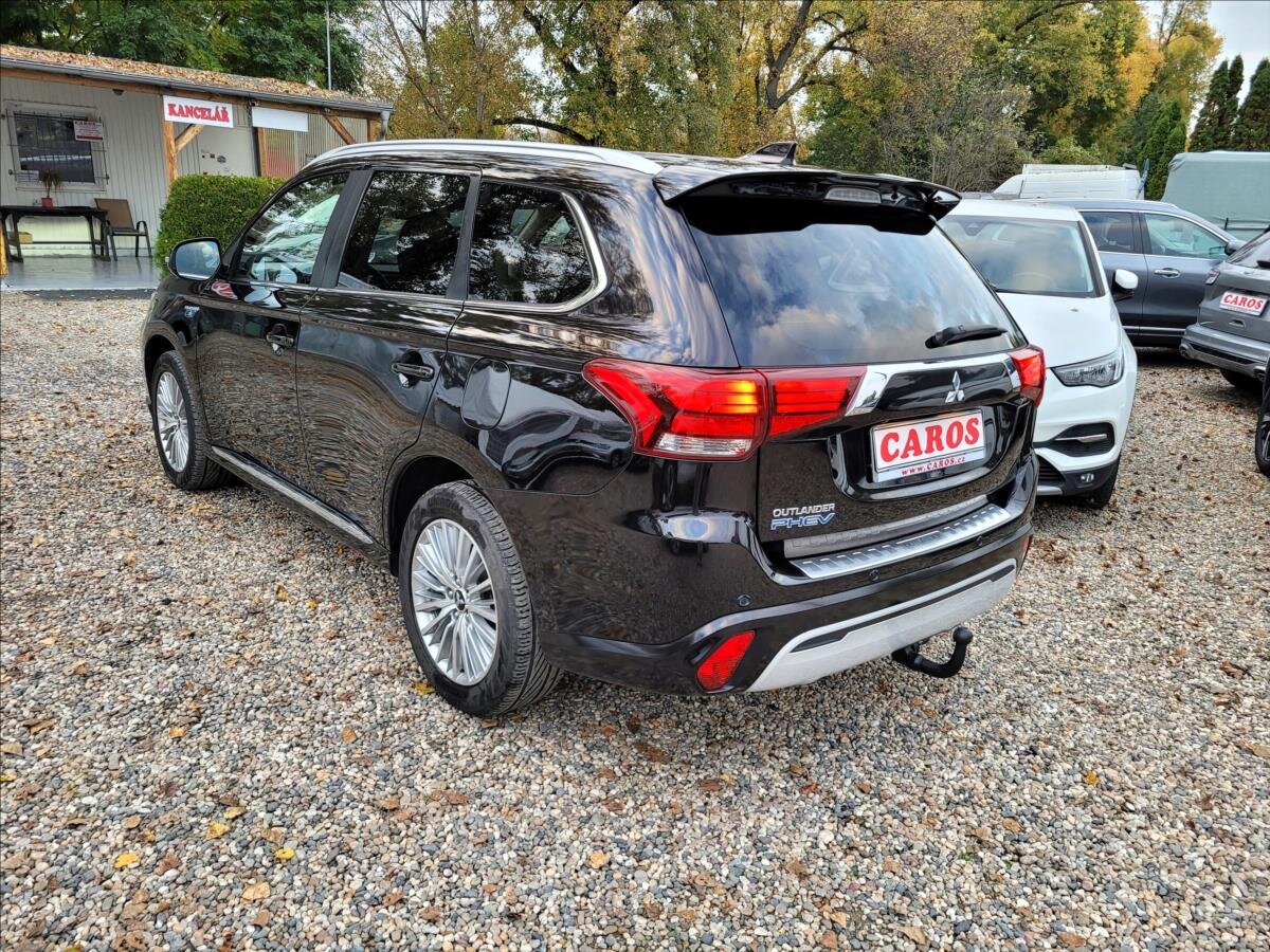 Mitsubishi Outlander SUV / Terénní 2,4 l 165 kw