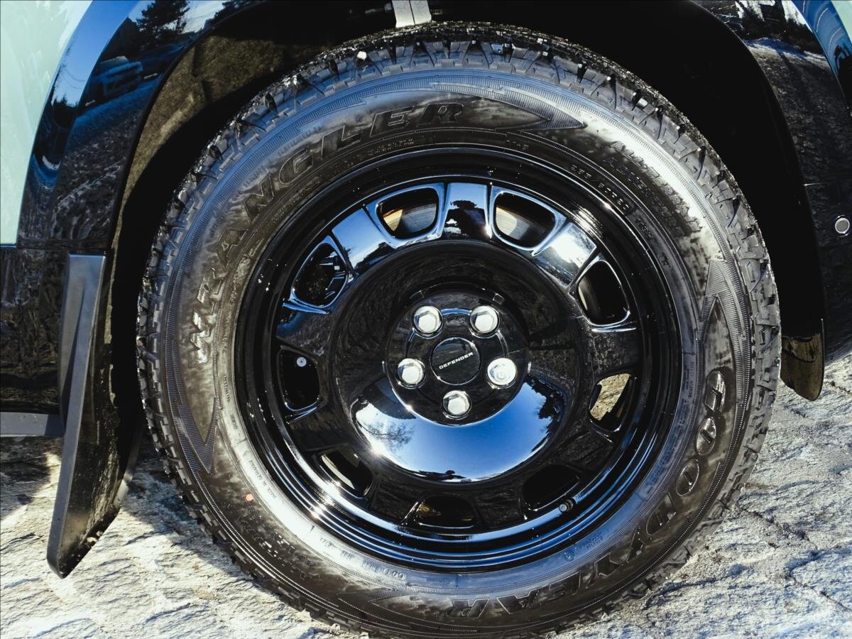 Land Rover Defender SUV 3,0 l 257 kw