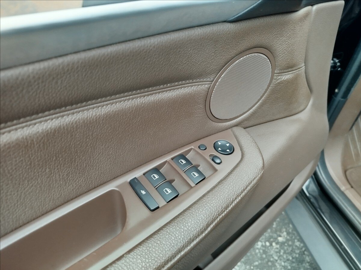 BMW X5 SUV 3,0 l 173 kw