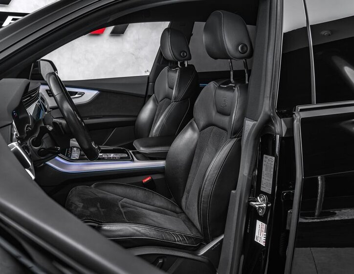 Audi Q8 SUV / Terénní 3,0 l 210 kw