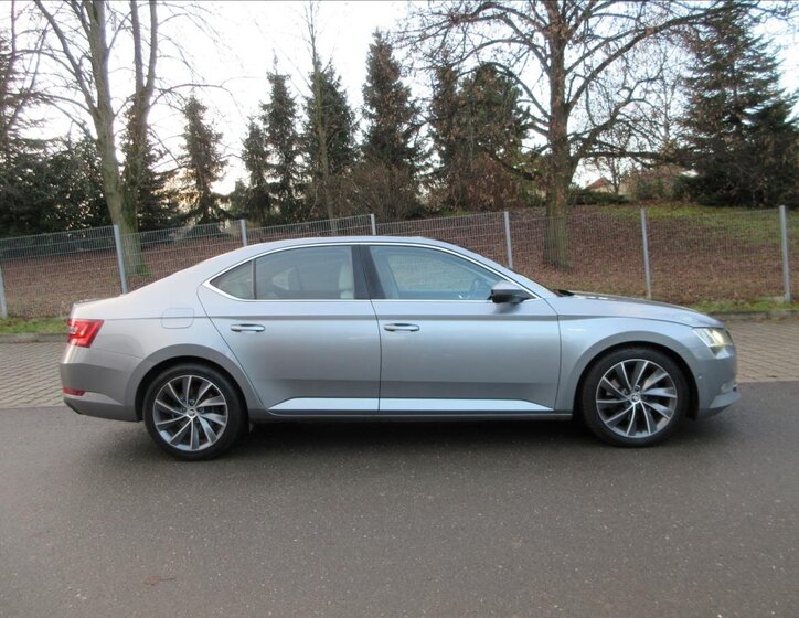 Škoda Superb 10