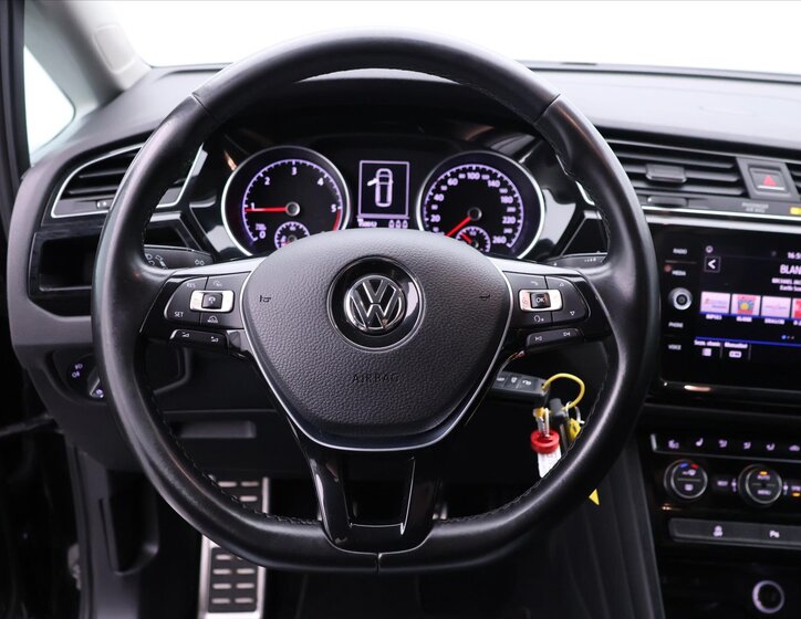 Volkswagen Touran 19