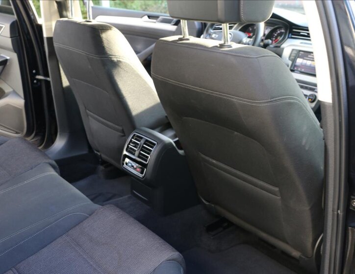 Volkswagen Passat 38