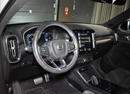 Volvo XC40 SUV / Terénní 2,0 l 145 kw