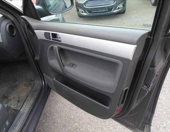 Volkswagen Touareg 19