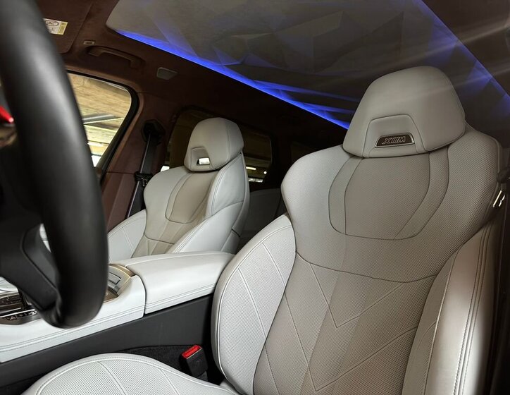 BMW XM SUV / Terénní 4,4 l 480 kw