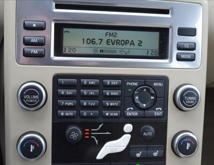 Volvo XC70 Kombi 2,4 l 120 kw