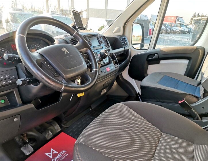 Peugeot Boxer Valník 2,2 l 110 kw