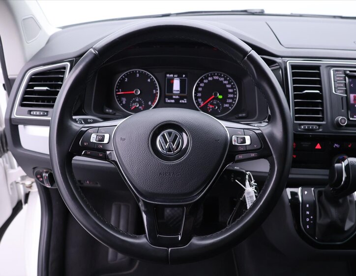 Volkswagen Multivan 21