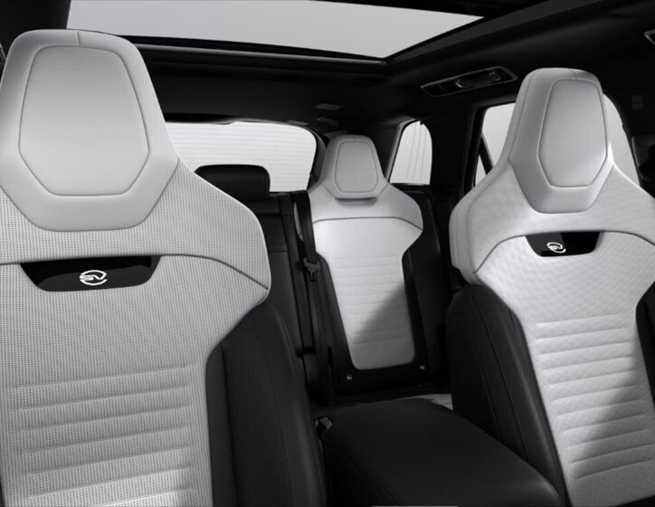 Land Rover Range Rover Sport SUV / Terénní 4,4 l 467 kw