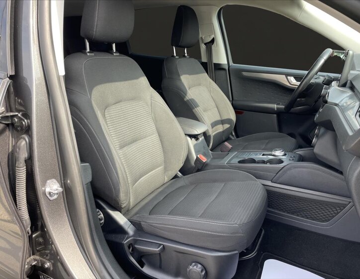 Ford Kuga SUV / Terénní 1,5 l 88 kw