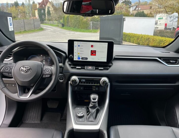 Toyota RAV4 SUV / Terénní 2,5 l 131 kw