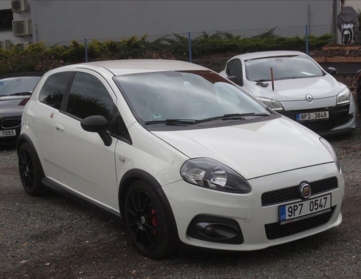 Fiat Grande Punto Hatchback 1,4 l 139 kw