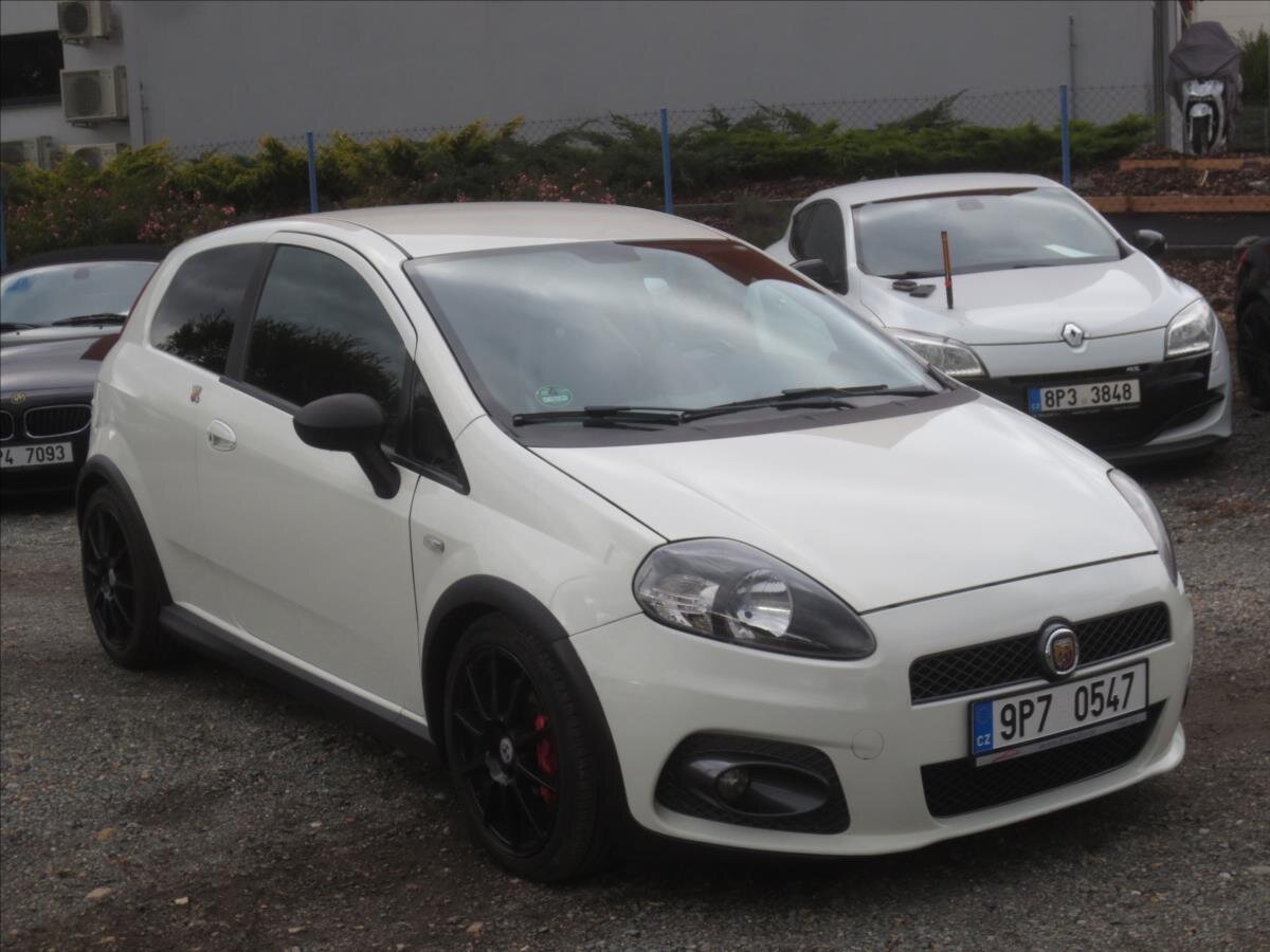 Fiat Grande Punto Hatchback 1,4 l 139 kw