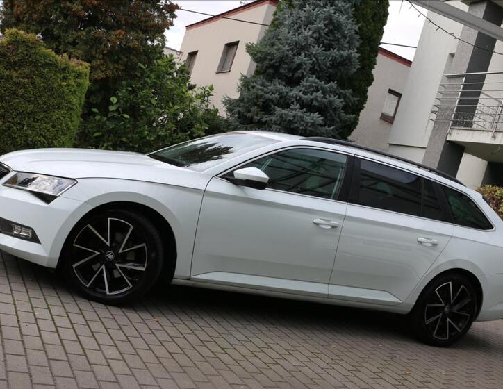 Škoda Superb 8