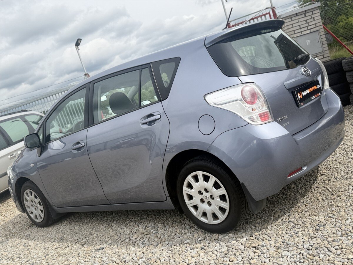 Toyota Verso Kombi 2,0 l 93 kw