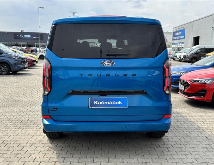 Ford Tourneo Custom 4