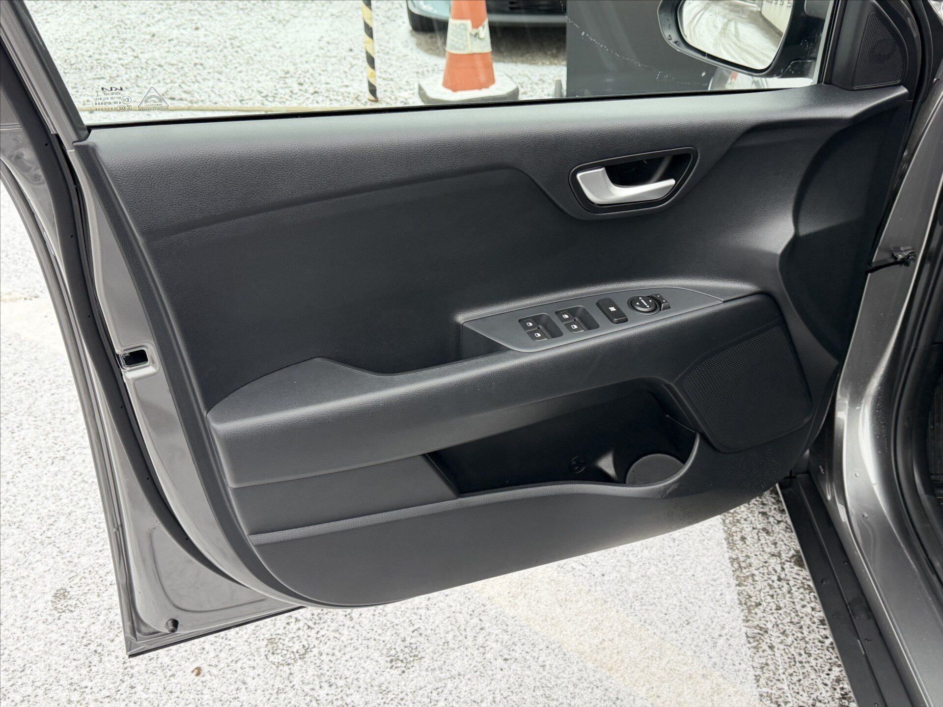 KIA Stonic SUV 1,2 l 58 kw