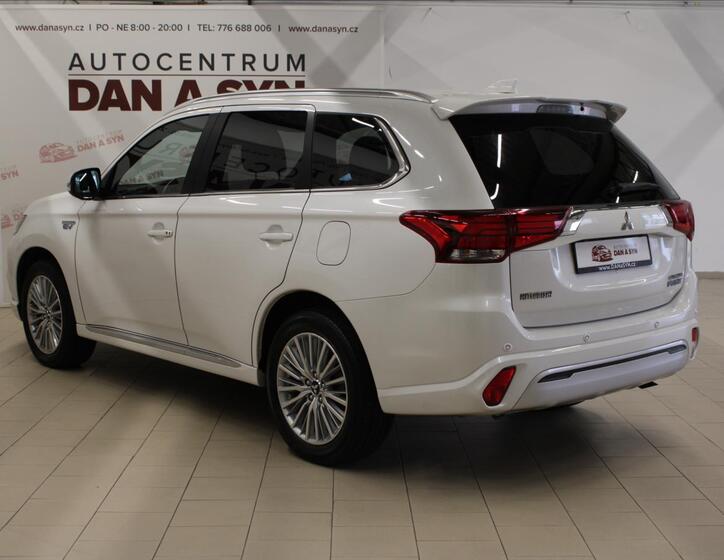 Mitsubishi Outlander 6