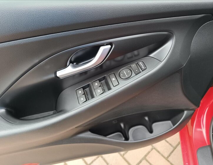 Hyundai i30 Kombi 998,0 88 kw