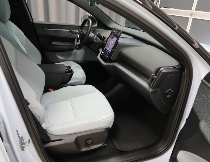 Volvo EX30 SUV 0,0 200 kw