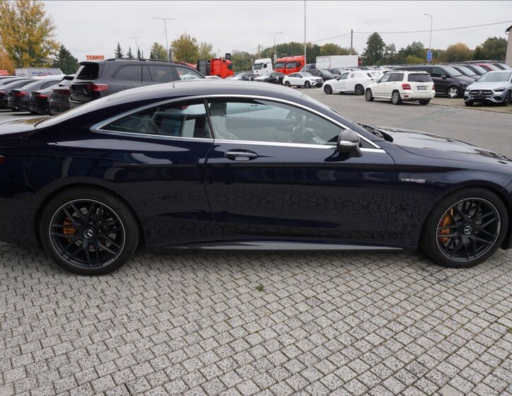 Mercedes-Benz Třídy S Kupé 4,0 l 450 kw