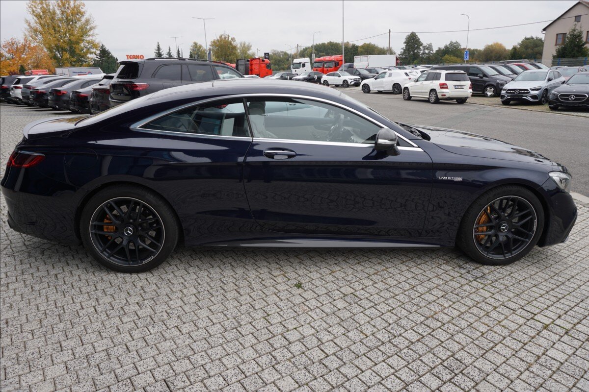 Mercedes-Benz Třídy S Kupé 4,0 l 450 kw