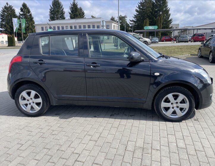 Suzuki Swift Hatchback 1,3 l 67 kw