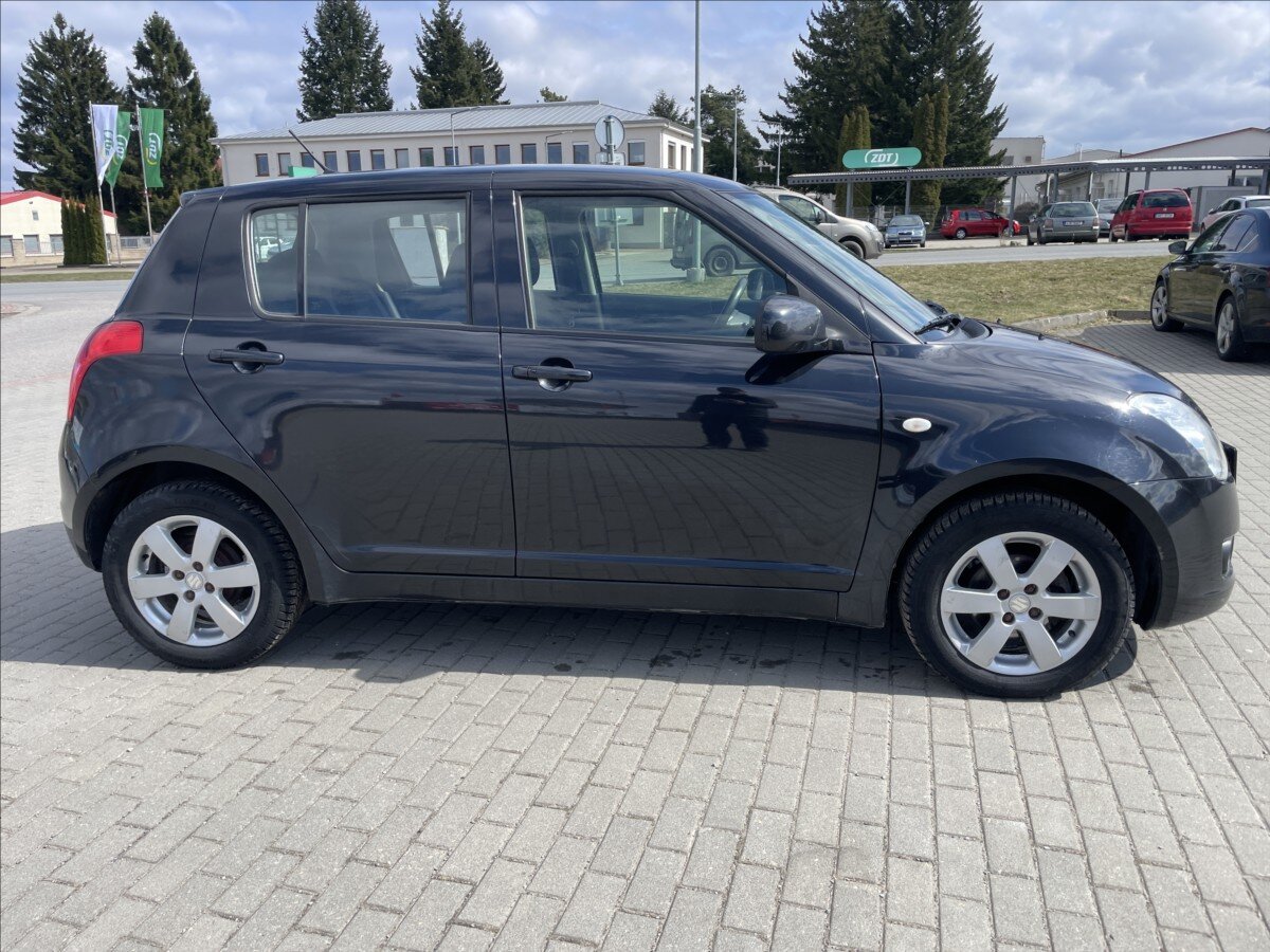 Suzuki Swift Hatchback 1,3 l 67 kw