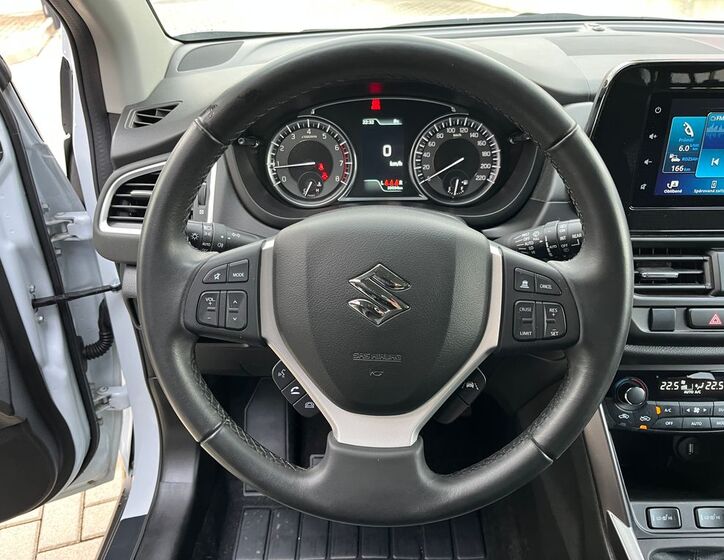 Suzuki S-Cross 19