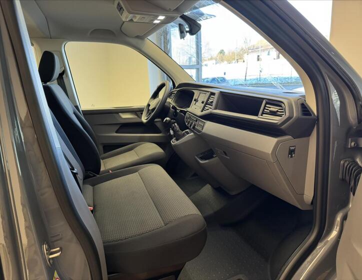 Volkswagen Caravelle 8