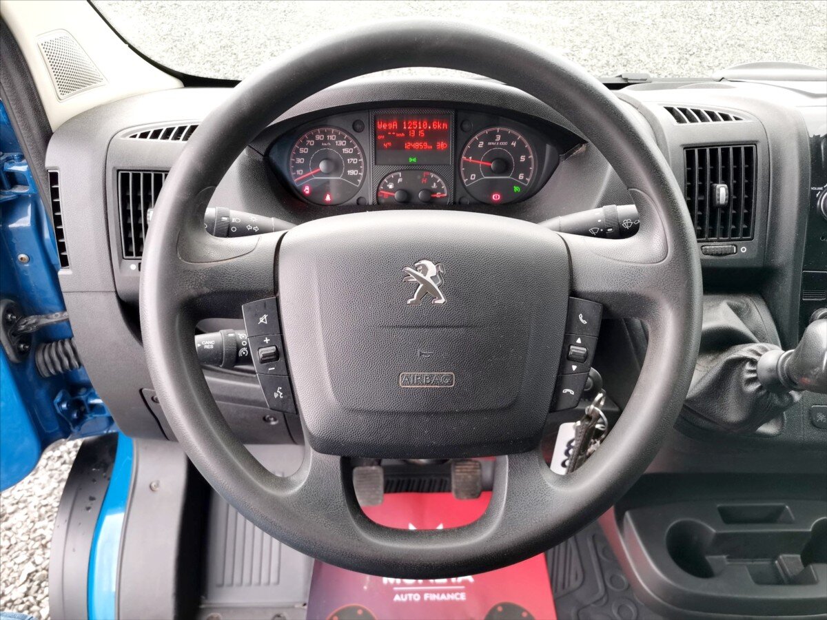 Peugeot Boxer Valník 2,2 l 121 kw