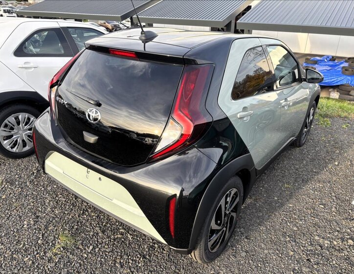 Toyota Aygo Hatchback 1,0 l 53 kw