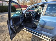 Toyota RAV4 SUV / Terénní 2,2 l 100 kw