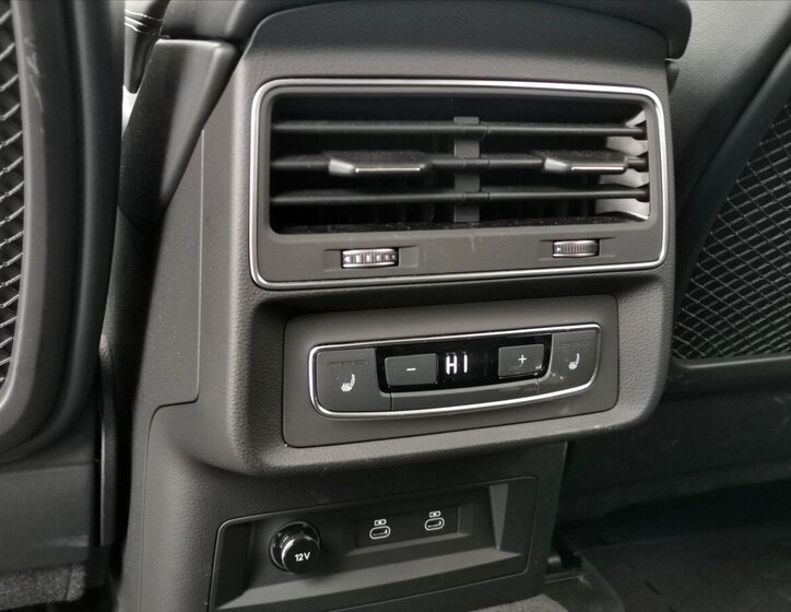 Audi Q8 SUV / Terénní 3,0 l 250 kw