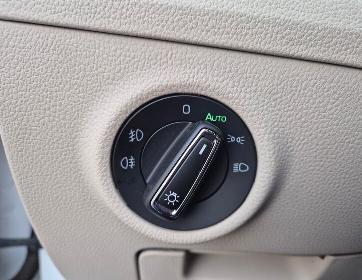 Škoda Superb Sedan / Limuzína 2,0 l 110 kw